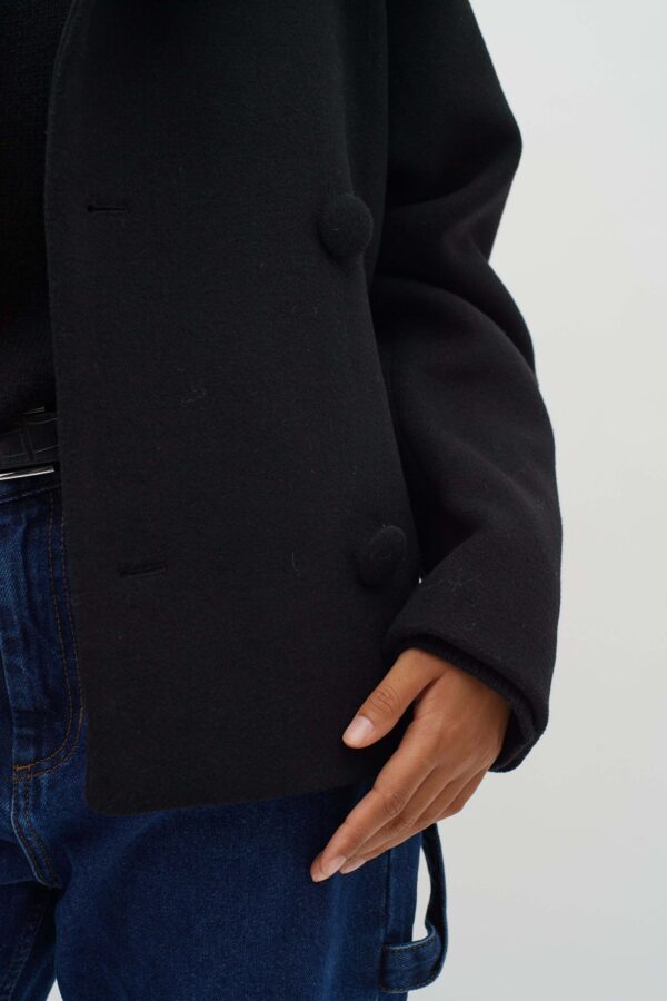 IN WEAR - Perryiw Short Coat