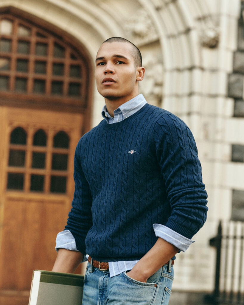 Kabelstrikket bomullsgenser med rund hals fra GANT